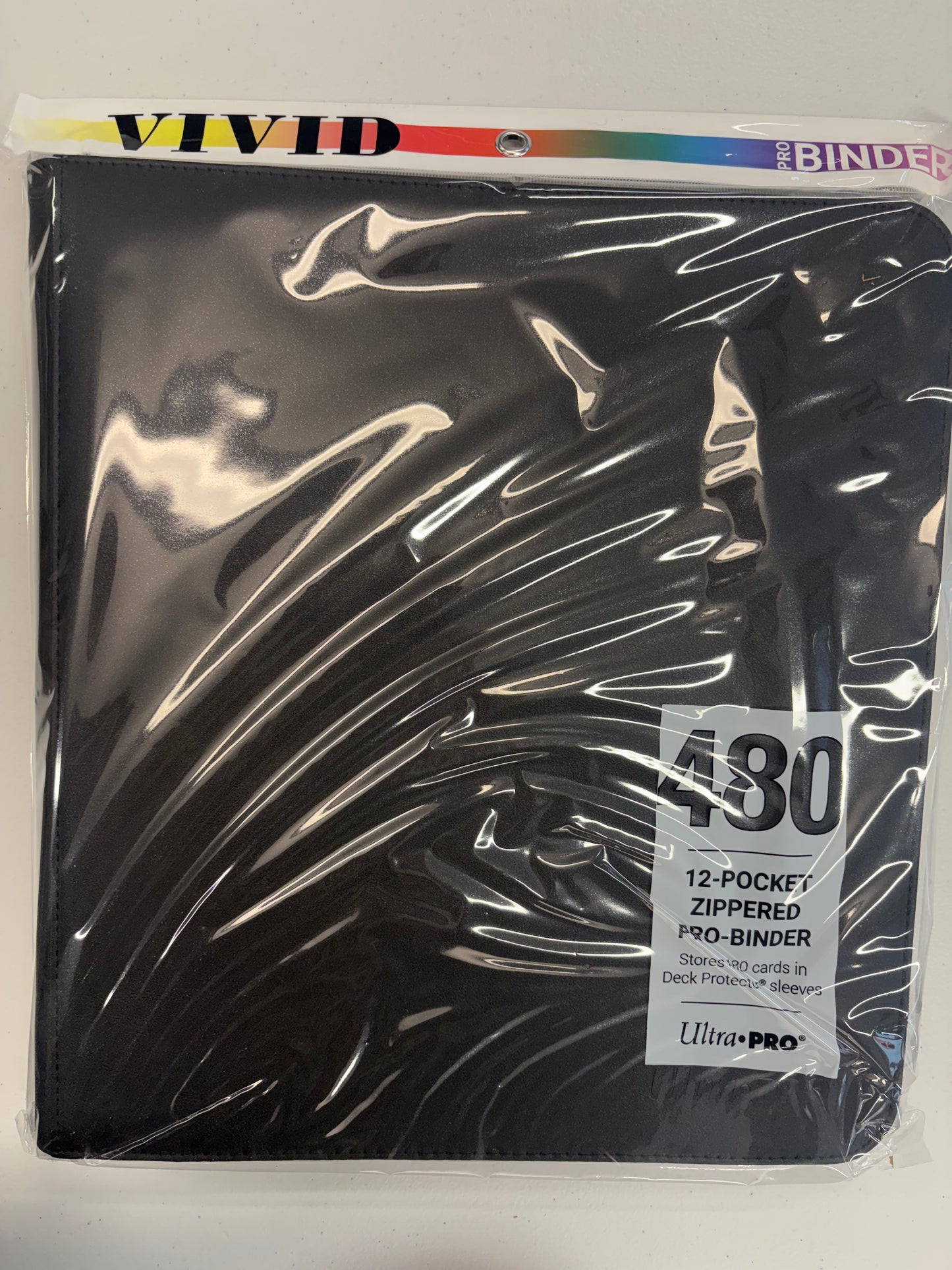 Ultra Pro 12 pocket zipper binder - Black