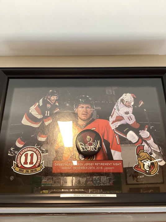 Alfredsson Retirement Night auto puck with COA