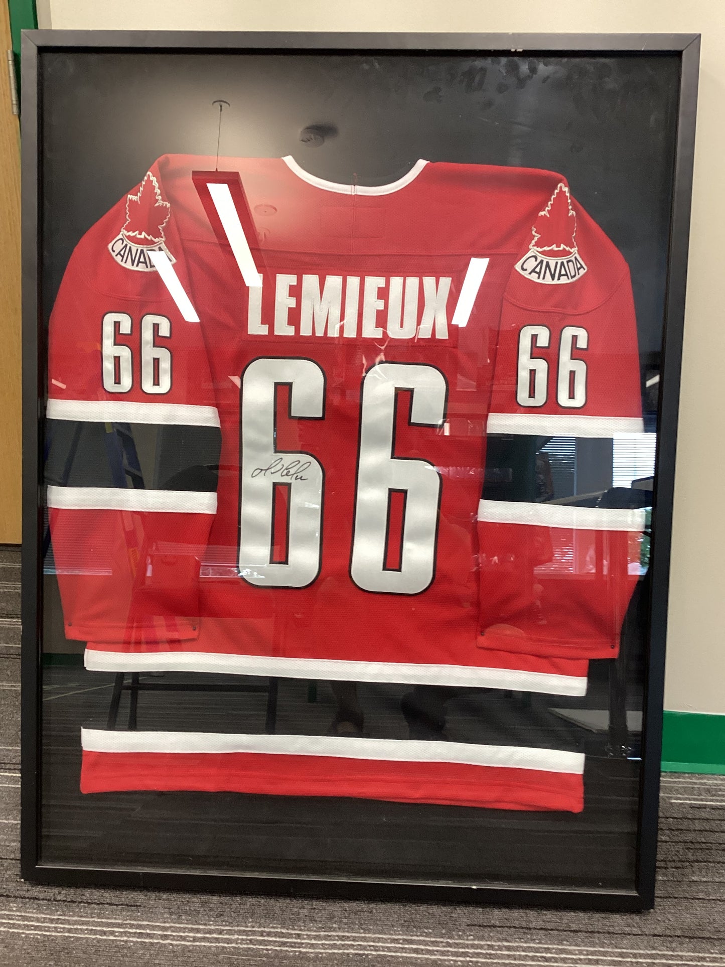 Lemieux Team Canada Jersey auto PSA COA with frame