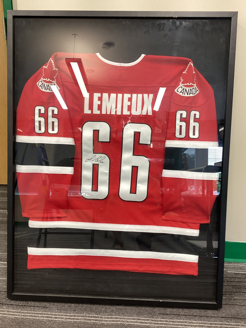 Load image into Gallery viewer, Lemieux Team Canada Jersey auto PSA COA with frame
