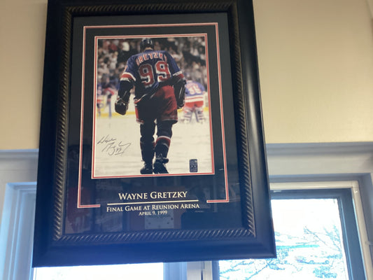 Wayne Gretzky Final game framed print