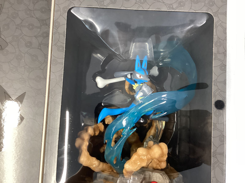Load image into Gallery viewer, POKEMON LUCARIO deluxe FIGURE COLLECTION

