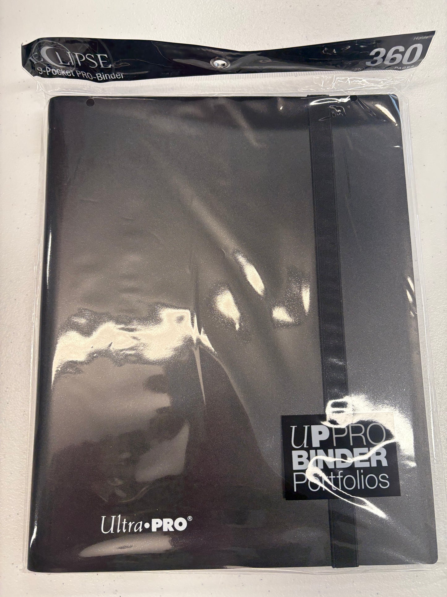 Ultra Pro 9 pocket string binder - Black