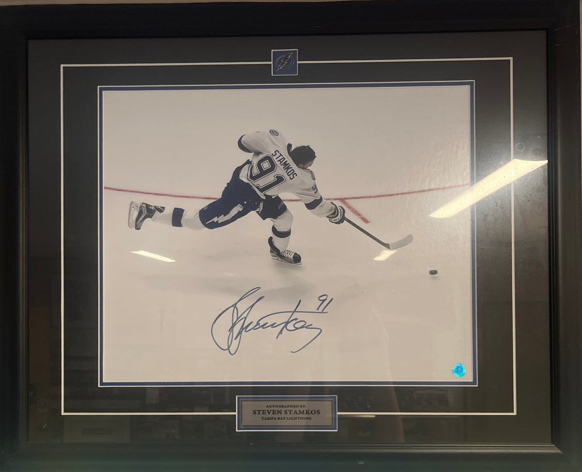 Steven Stamkos Autographed Picture - Tama Bay Lightning